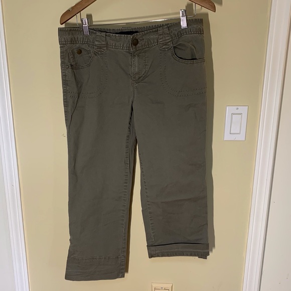 Calvin Klein Khaki Capris. - Picture 1 of 8
